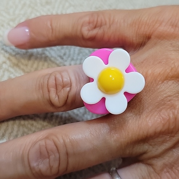 FLOWER POWER FUNKY CUTE RING - Picture 5 of 7